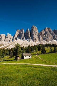 Glatschalm below the Geislerspitzen, Villnosstal, Sass Rigais, Dolomites, South Tyrol, Italy, Europe