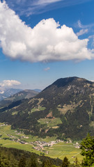 Fototapeta premium Smartphone HD wallpaper of alpine view at the Buchensteinwand