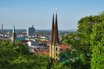 Stadtansicht Bielefeld mit Nikolaikirche und Neustädter Marienkirche - obrazy, fototapety, plakaty
