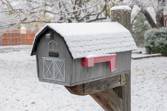 Snowy Mailbox