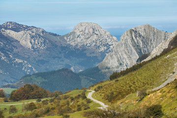 Fototapeta na wymiar View of peaks in Urkiol, Urkiola natural park in Spain