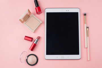  Computer tablet and cosmetics