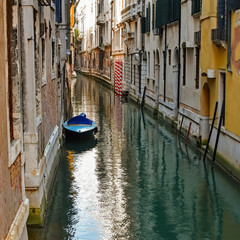 Fototapeta na wymiar On Street Parking Venice Canal