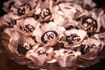 photos of wedding candy for brides