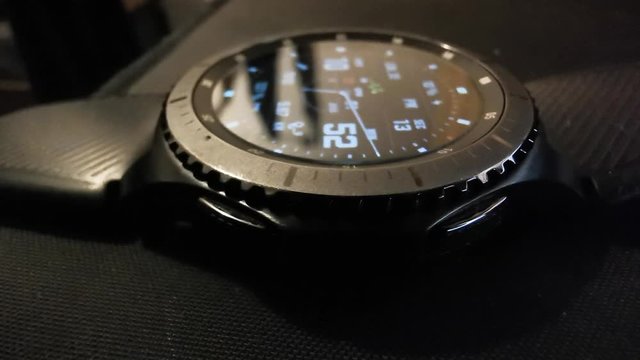 Samsung Gear S3 Smartwatch bezel rotation