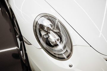 Fanale anteriore auto sportiva | Sport car headlight
