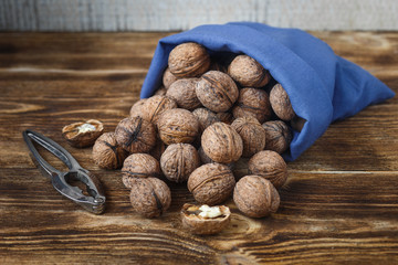 Walnut