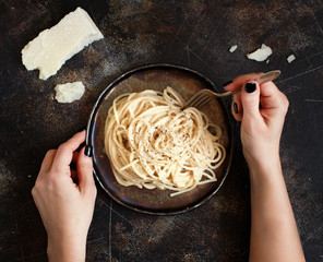 Cacio e pepe, italian cheese and pepper pasta