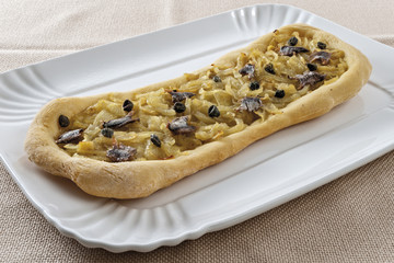 pizza con cipolle e acciughe