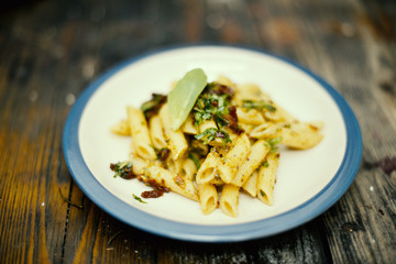 penne e pomodori secchi