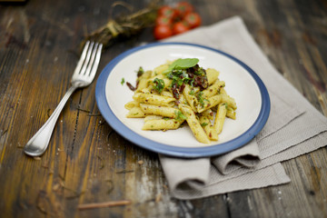 penne e pomodori secchi