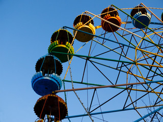 silhouette of ferris wheel against sky