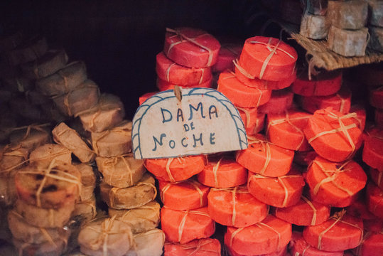 Counter with Dama de Noche