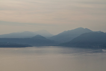 Fototapeta na wymiar Gardasee bei Torri del Benaco