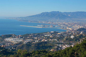 Fototapeta na wymiar Vista de Málaga desde los Pinares de San Antón /View of Malaga from the pine forests of San Antón. Málaga