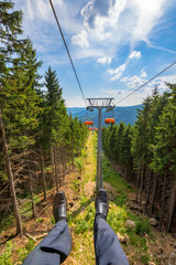 Seilbahnfahrt am Keilberg im Erzgebirge