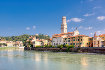 Panoramica sul fiume a Verona