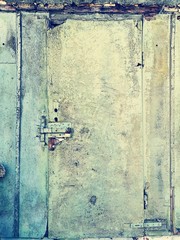 Tür door shabby old wood holz schloss alt design natur moos 
