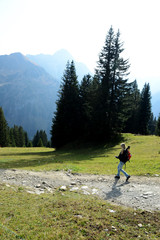 Fototapeta premium Wanderer in den Allgäuer Alpen 