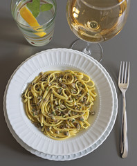 pasta lunga alle vongole sgusciate