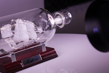 cristal boat in bottle