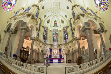 Fototapeta na wymiar Sanctuary and altar inside the Sacred Heart Catholic Church in downtown Tampa, Florida