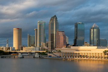 Fototapeta premium Golden light on the Tampa cityscape skyline in Tampa, Florida