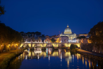 Obraz na płótnie Canvas Tiber and St Peter Basilica in Vatican, sunrise time
