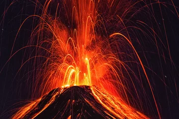 Foto auf Alu-Dibond Erupting Volcano, El Fuego, Guatemala, 21. 04. 2018 © Ingo Bartussek