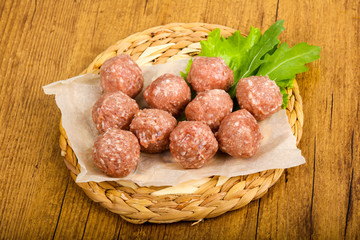 Raw meat balls