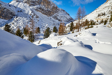 Fototapeta na wymiar Dolomites mountains covered in snow in winter season