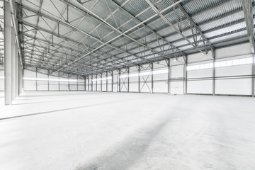 Interior of empty warehouse - obrazy, fototapety, plakaty