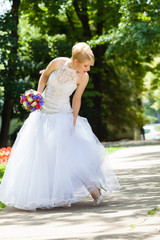 bride with flower outdoor