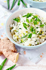 Fried rice with green onions and ginger