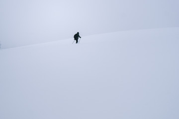 Durch den Schnee Kämpfen 