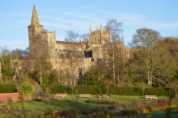 Obraz premium Dunfermline Abbey on a sunny December day, Fife, Scotland
