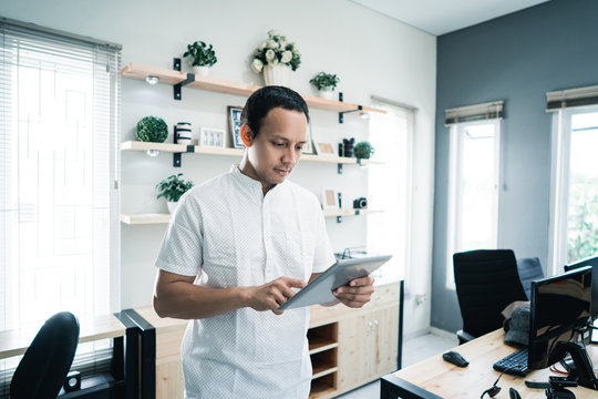 entrepreneur with his startup business concept