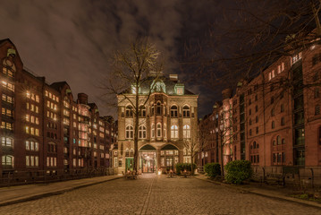 Fototapeta na wymiar Wasserschloss in the Speicherstadt Hamburg