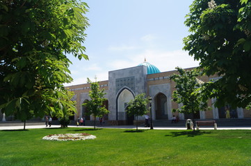 Obraz premium beautiful park in Samarkand