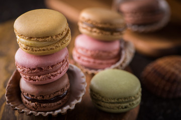 Column with cracked macaroons in sea shells