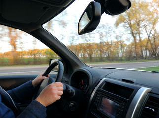 Optimal position of man’s hands on the steering wheel in fast moving vehicle