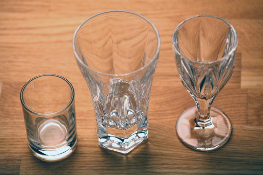 empty glass shot table 