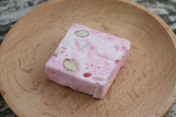 Nougat rose