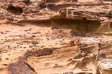 Faszinierender gelber Kalkstein in Schichten - Bouddi National Park