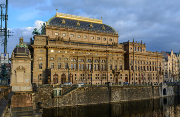 Fototapeta na wymiar National theater in Prague
