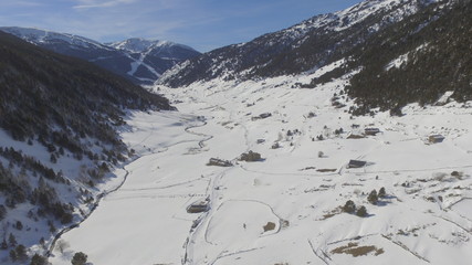 VISTA PANORAMICA VALL INCLES ANDORRA NEVADO