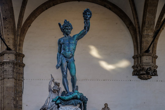Firenze, Perseo e Medusa in loggia Signoria