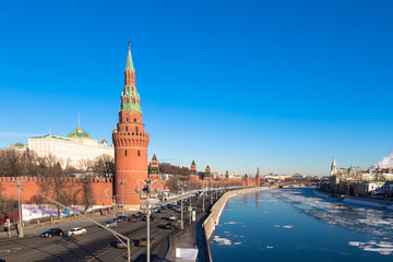Fototapeta premium RUSSIA, MOSCOW - FEBRUARY 02: Kremlin of Moscow in 2017. Embankment of the Moskva River