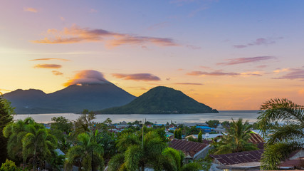 Fototapeta na wymiar sunset in the island