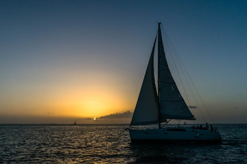 Fototapeta premium Sail boat and Sunset